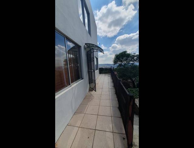 2 BEDROOM PROPERTY TO RENT IN KENSINGTON